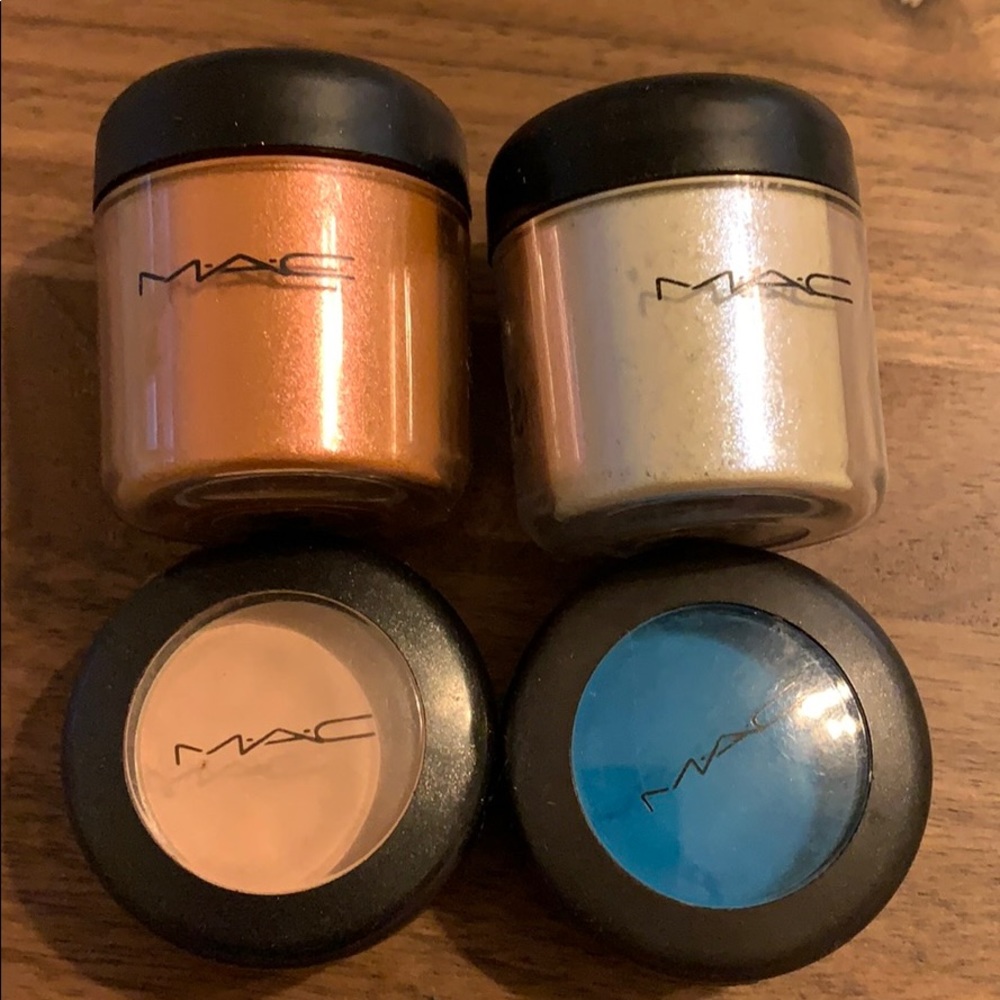 M.A.C eyeshadow/pigment bundle